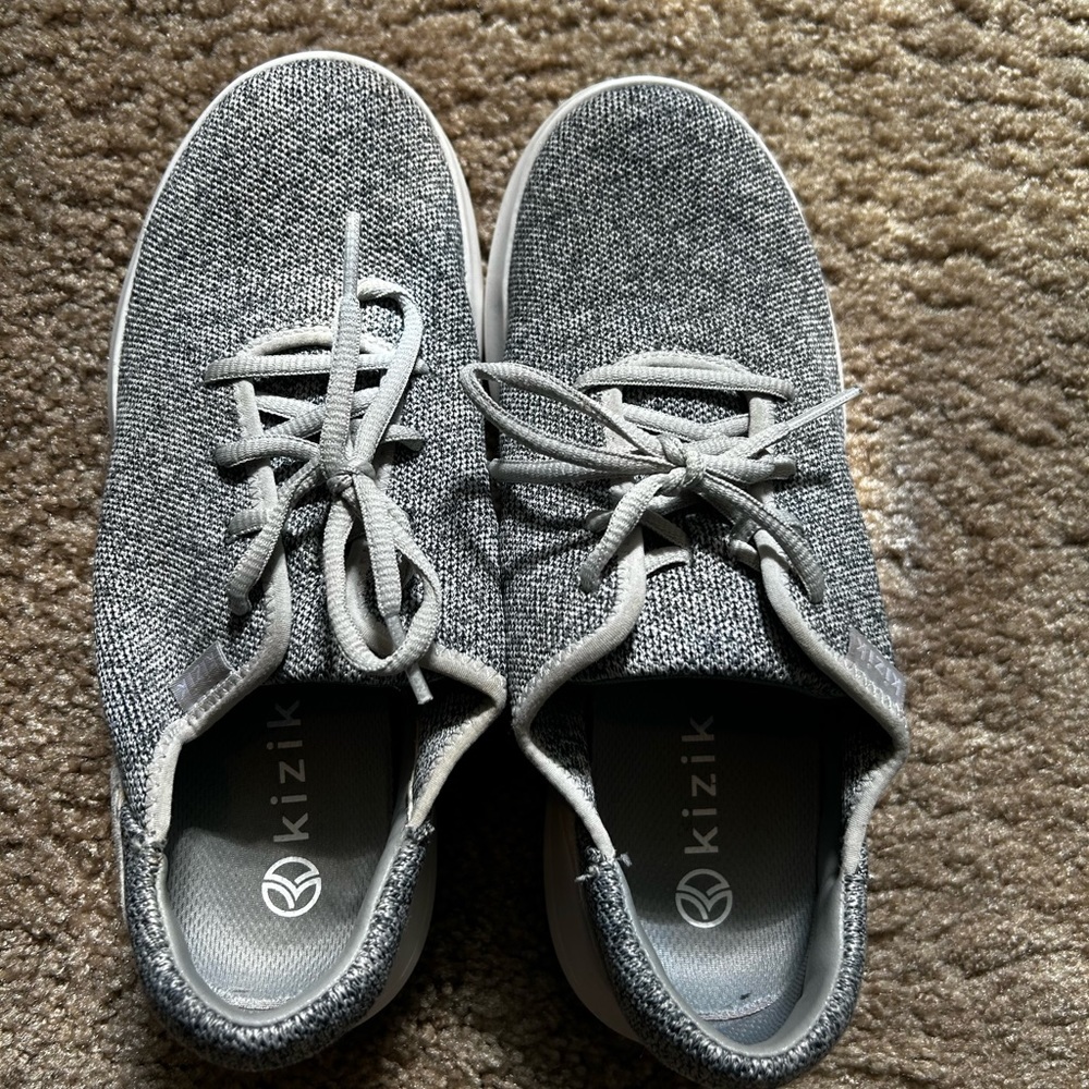 Size 8 kizik shoes. Great for pregnancy.